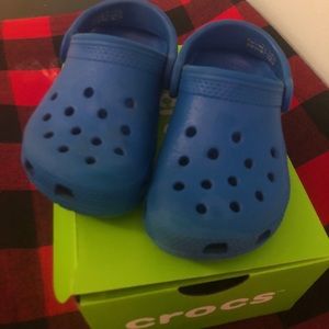 Crocs blue toddler size 8